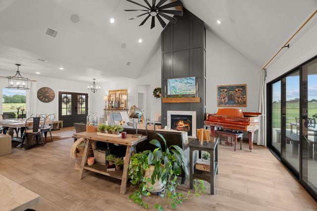 109 County Road 2696, Alvord, TX 76225