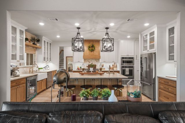 109 County Road 2696, Alvord, TX 76225