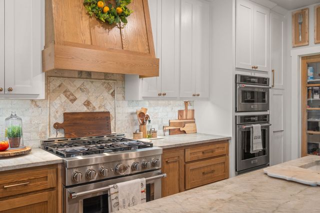 109 County Road 2696, Alvord, TX 76225