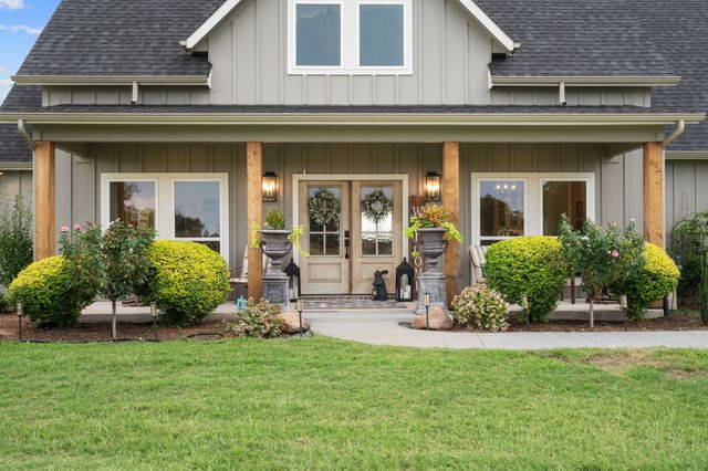 109 County Road 2696, Alvord, TX 76225