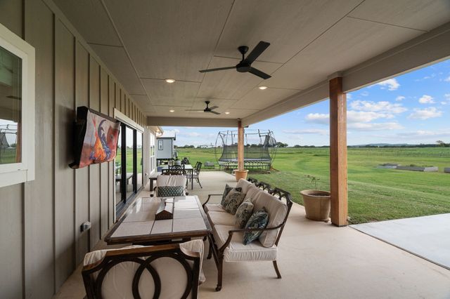 109 County Road 2696, Alvord, TX 76225