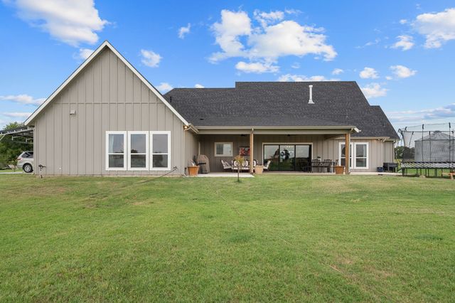 109 County Road 2696, Alvord, TX 76225