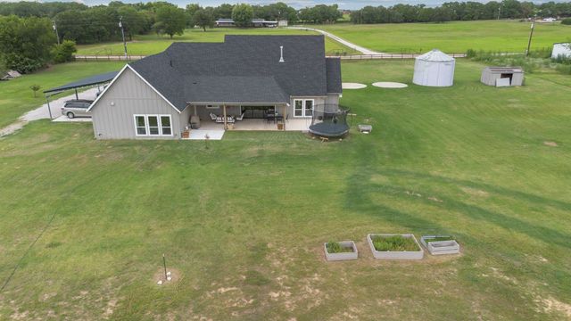 109 County Road 2696, Alvord, TX 76225