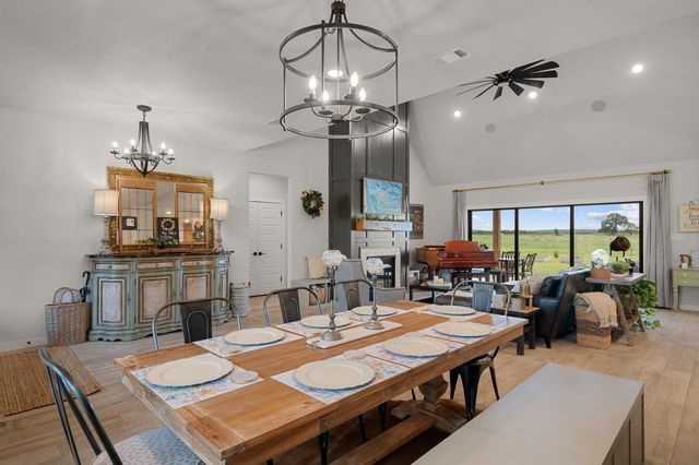 109 County Road 2696, Alvord, TX 76225