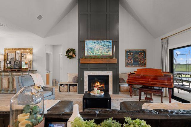 109 County Road 2696, Alvord, TX 76225