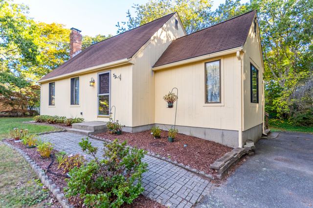 30 Weatherglass Lane, East Falmouth, MA 02536