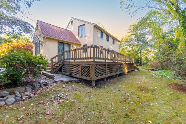 30 Weatherglass Lane, East Falmouth, MA 02536