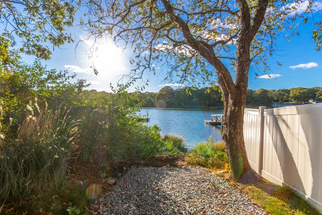 30 Weatherglass Lane, East Falmouth, MA 02536