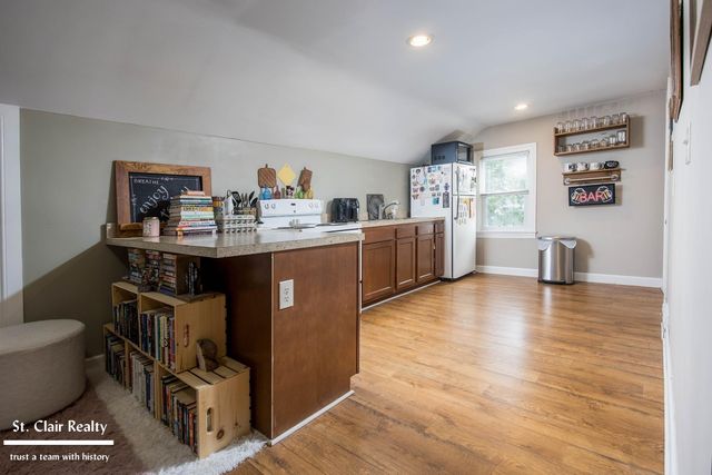1017 Clinton Avenue, St Clair, MI 48079