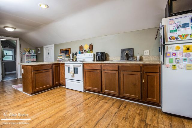 1017 Clinton Avenue, St Clair, MI 48079