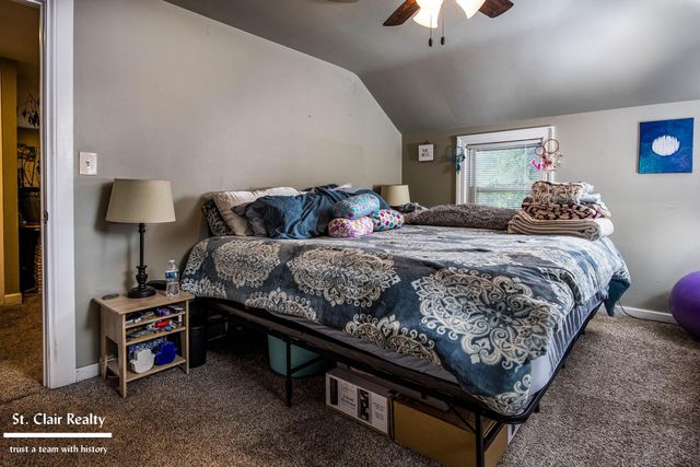 1017 Clinton Avenue, St Clair, MI 48079