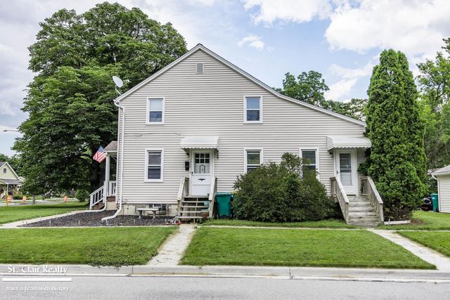 1017 Clinton Avenue, St Clair, MI 48079