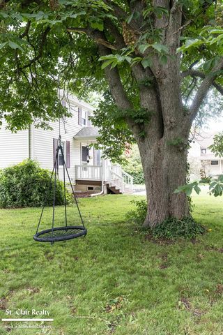 1017 Clinton Avenue, St Clair, MI 48079