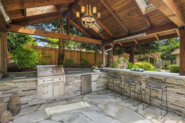 22008 NE 66th Place, Redmond, WA 98053