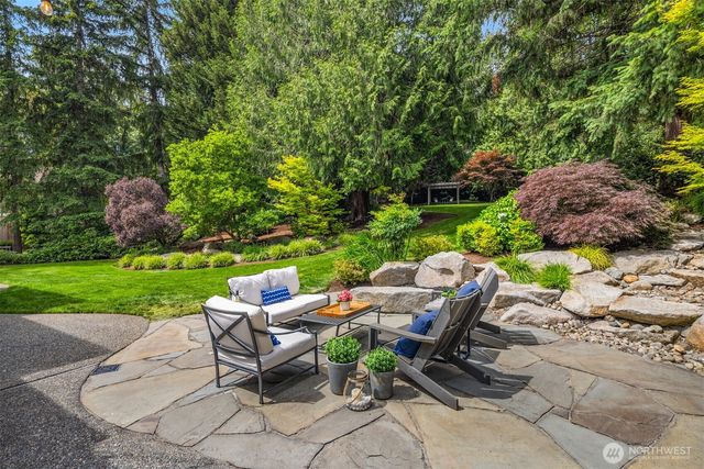 22008 NE 66th Place, Redmond, WA 98053