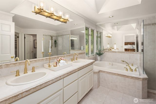 22008 NE 66th Place, Redmond, WA 98053