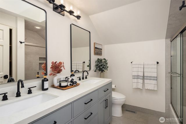 22008 NE 66th Place, Redmond, WA 98053