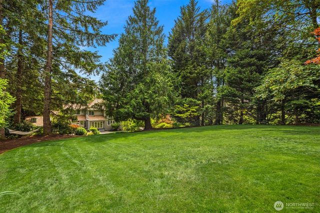 22008 NE 66th Place, Redmond, WA 98053