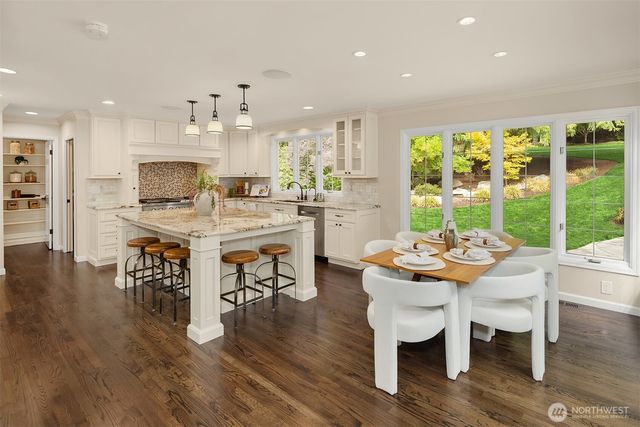 22008 NE 66th Place, Redmond, WA 98053