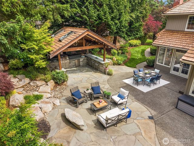 22008 NE 66th Place, Redmond, WA 98053