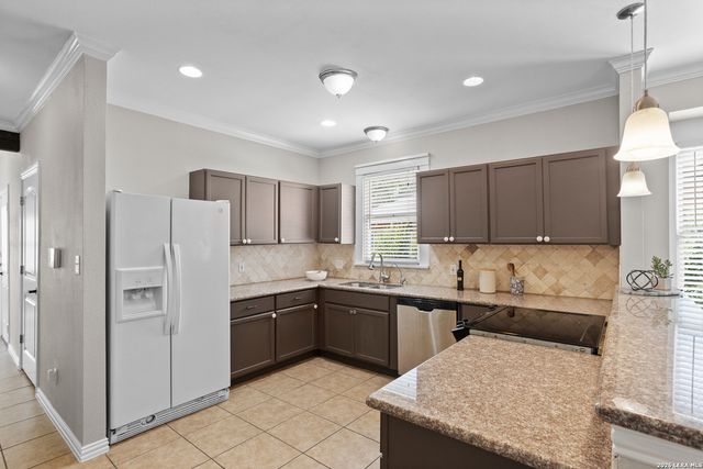 624 W Agarita, San Antonio, TX 78212