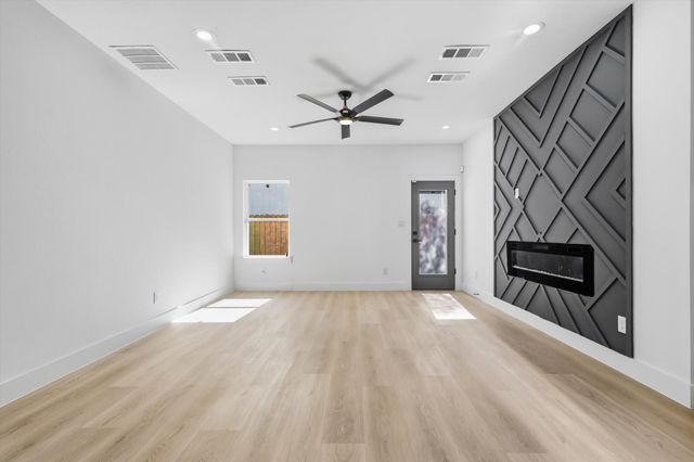 2530 Lowery Street, Dallas, TX 75215