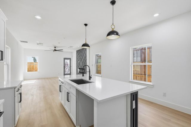 2530 Lowery Street, Dallas, TX 75215