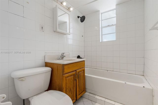 4750 NE 17th Ave, Pompano Beach, FL 33064