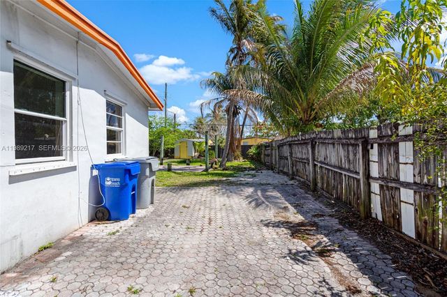 4750 NE 17th Ave, Pompano Beach, FL 33064