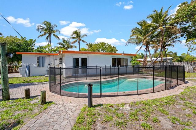 4750 NE 17th Ave, Pompano Beach, FL 33064