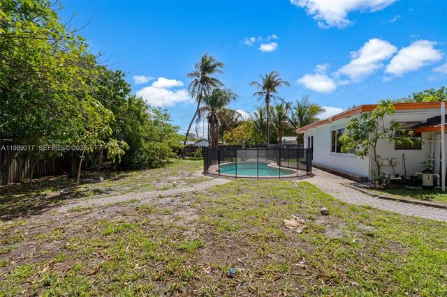 4750 NE 17th Ave, Pompano Beach, FL 33064