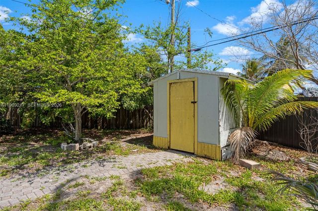 4750 NE 17th Ave, Pompano Beach, FL 33064