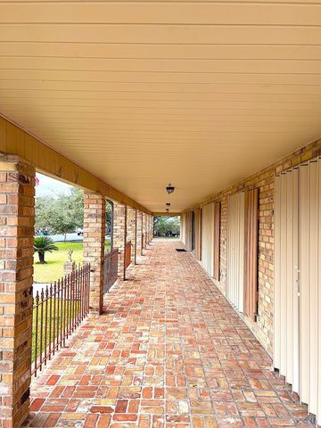 117 Norman St, Golden Meadow, LA 70357