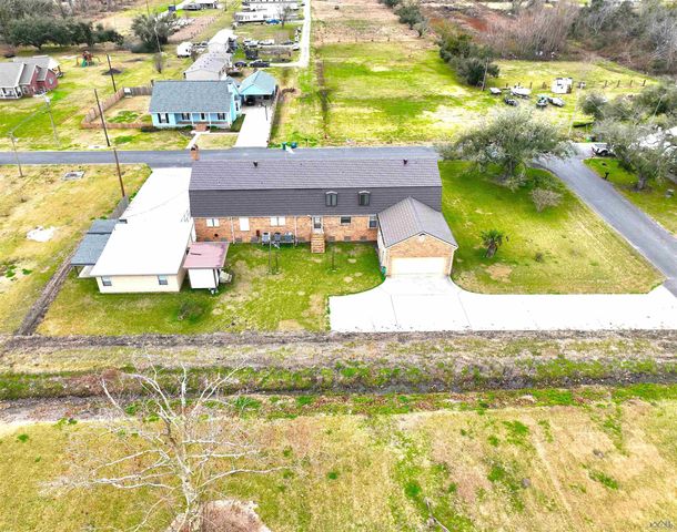 117 Norman St, Golden Meadow, LA 70357