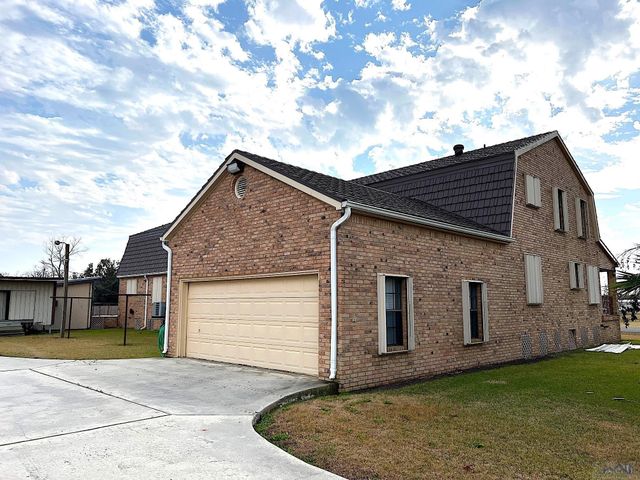 117 Norman St, Golden Meadow, LA 70357