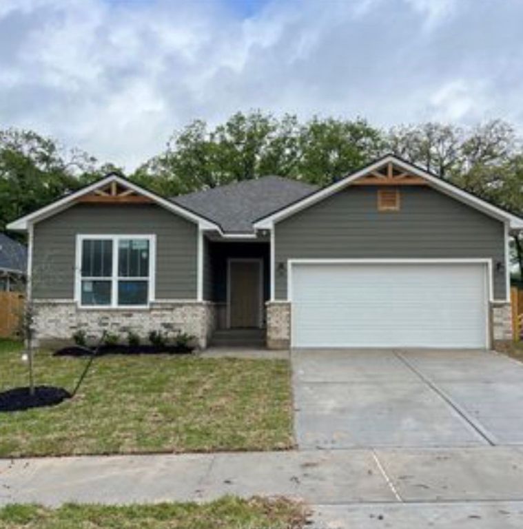 2415 Lightfoot Lane NE, Bryan, TX 77803 — exterior