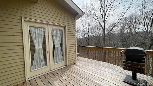 28 Willow Ridge Drive, Smithtown, NY 11787