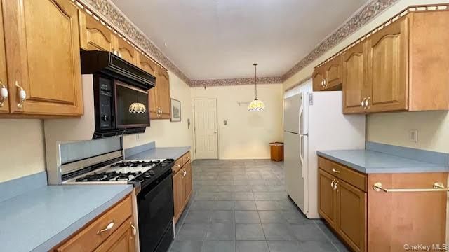 28 Willow Ridge Drive, Smithtown, NY 11787