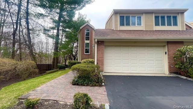 28 Willow Ridge Drive, Smithtown, NY 11787