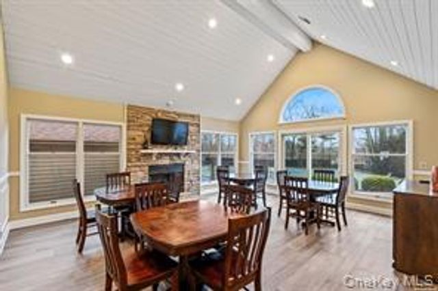 28 Willow Ridge Drive, Smithtown, NY 11787