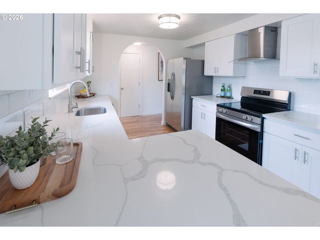 1917 Ne 226TH Ave, Fairview, OR 97024