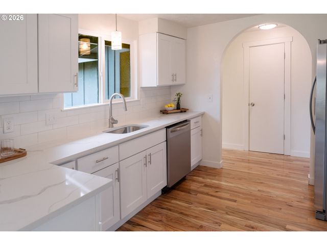 1917 Ne 226TH Ave, Fairview, OR 97024