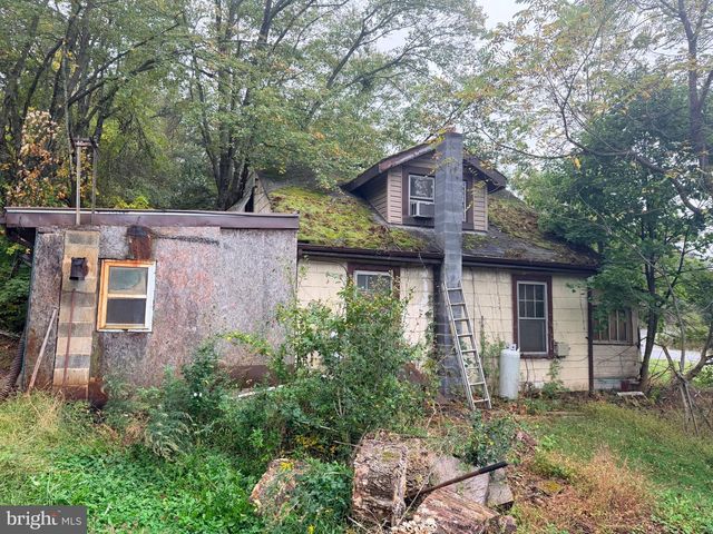 6957 FISHING CREEK VALLEY RD, Harrisburg, PA 17112