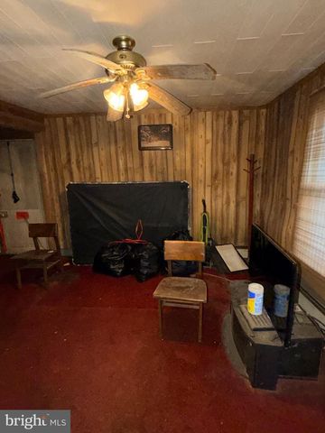 6957 FISHING CREEK VALLEY RD, Harrisburg, PA 17112