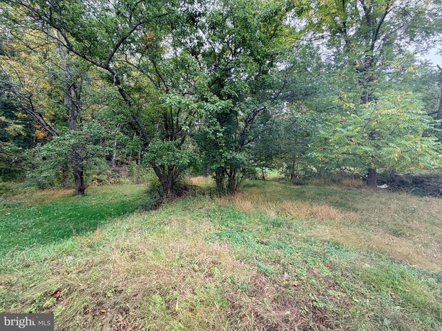 6957 FISHING CREEK VALLEY RD, Harrisburg, PA 17112