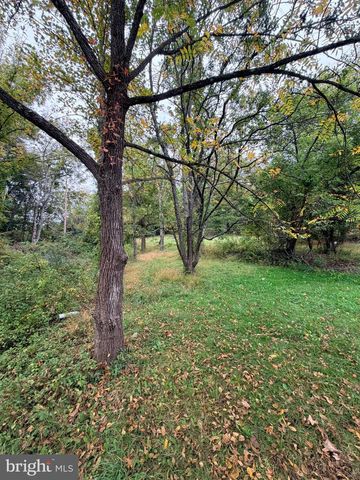 6957 FISHING CREEK VALLEY RD, Harrisburg, PA 17112