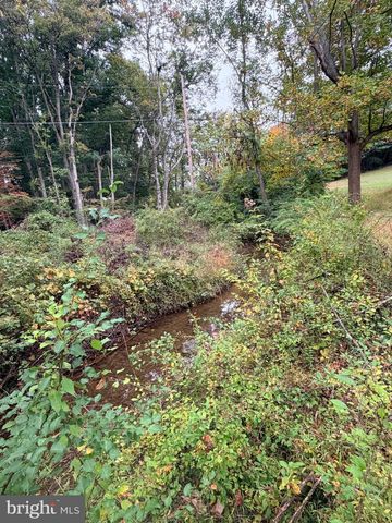 6957 FISHING CREEK VALLEY RD, Harrisburg, PA 17112