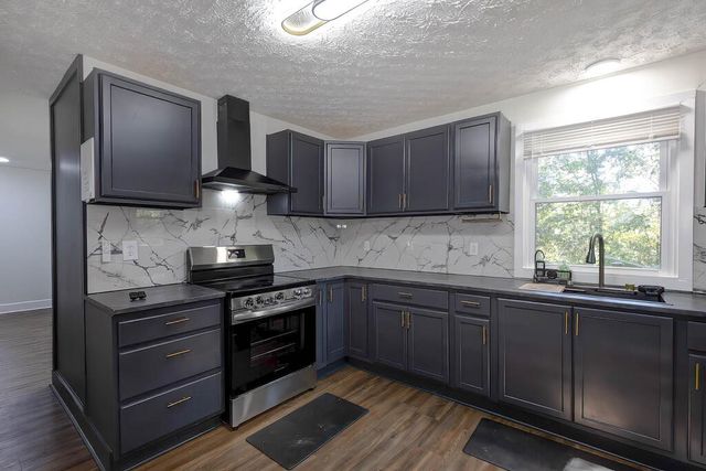 1803 12th Place, Phenix City, AL 36869