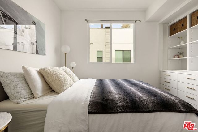 6074 W Studio Court, Los Angeles, CA 90038