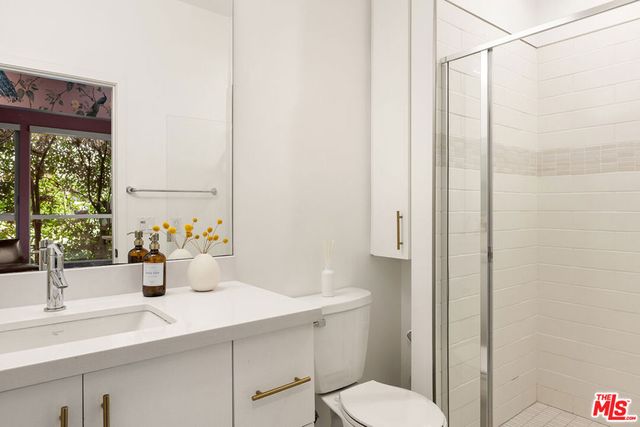 6074 W Studio Court, Los Angeles, CA 90038